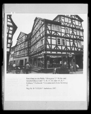Wohn- und Geschäftshaus Café