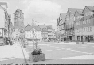 Bad Hersfeld: Marktplatz mit Turm der Stadtkirche