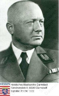 Sprenger, Jakob (1884-1945) / Porträt in Uniform, mit Orden, Brustbild