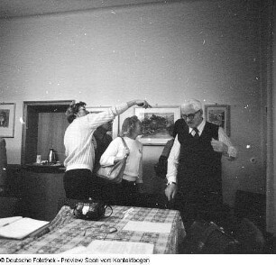 Professor Paul Michaelis, Maler an der Kunstakademie Dresden (rechts im Bild)