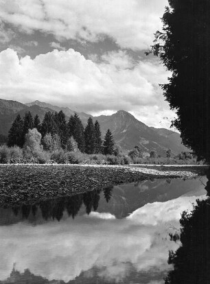 Gebirgssee (vielleicht in den Allgäuer Alpen)