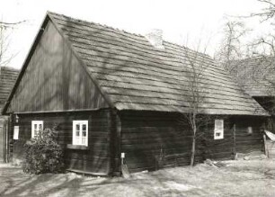 Schleife, Friedensstraße 43. Wohnhaus. Um 1850. Straßen- und Gartenansicht