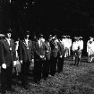 Schützen- und Volksfest: Veranstalter Heimatring und Ahrensburger Schützengilde: Schützengilde in Aufstellung: mit Schützenkönig und Wehrführer der Freiwilligen Feuerwehr Günther Paul: im Hintergrund Spielmannszug