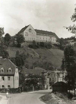 Tharandt, Pienner Straße. Technische Universität Dresden. Forstbotanische Hochschule. Straßenansicht