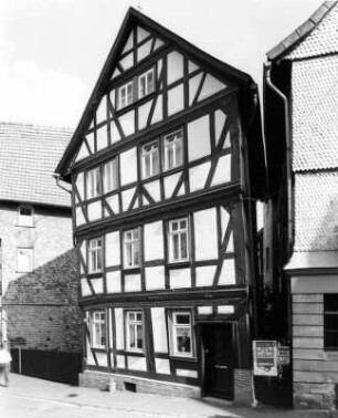 Fachwerkwohnhaus; Alsfeld, Amthof 17