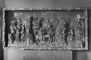 Relief mit Mariae Heimsuchung, Flucht nach Ägypten und Johannes auf Patmos