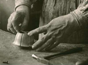 Fachoberlehrer Klöpfer, Ziseleur. Detail von E IV 25