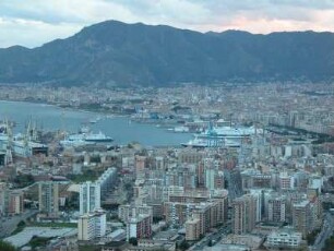 Palermo, Zentrum und Hafen vom Monte Pellegrino