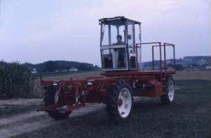 Fotografie: Systemtraktor, Geräteträger, Gartenbautechnik-Freiland