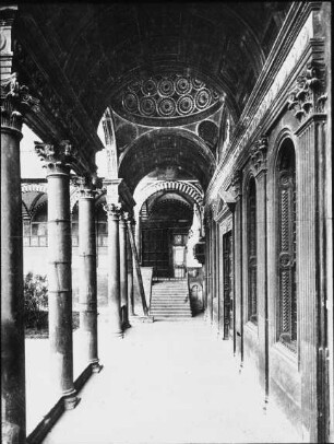 Florenz, S. Croce, Pazzi-Kapelle, Vorhalle; Vorhalle nach 1478 vollendet; Brunelleschi, Filippo
