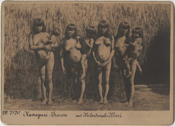 Kamayurá women