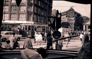 Hamburg: Verkehr in der Mönckebergstraße, vom Bus aus