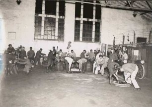 Dienst in der Autohalle