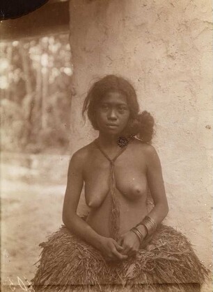 Frauenportrait (Hamburger Südsee-Expedition 1908-1910)