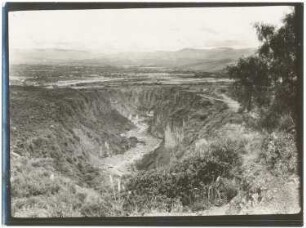 Schwemmkegel des Río Llave am Rand des Cochabamba-Beckens