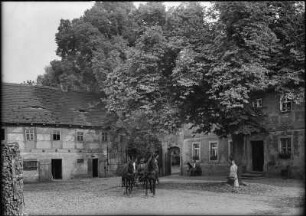 Jessen, Hof Blümich, Hof mit Pferdefuhrwerk