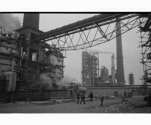 Inbetriebnahme der Benzinveredelungsanlage der Esso-Raffinerie.