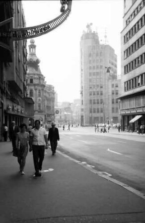 Bukarest: Calea Victoriei mit Telefonhaus