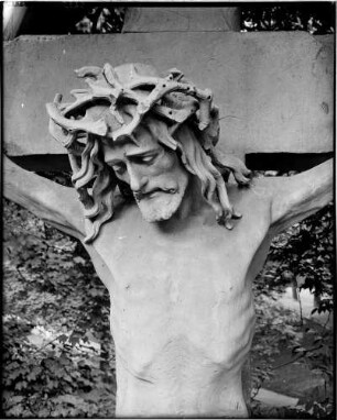 Baden-Baden Spitalkirche - Alter Friedhof Jesus Kopf Kruzifix gefertigt aus rötlichen Sandstein (Monolith) von Niklaus Gerhaert von Leyden (1467)