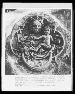Gewölbeschlußstein mit Darstellung der Madonna mit Kind