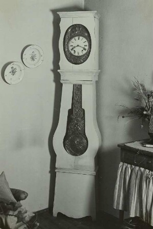 Zifferblatt und Pendel einer Uhr. Besitz, Zschiesche, Ehrenfriedersdorf
