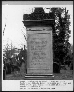 Grabstein des Wilhelm Fuld (gestorben 1887.07.24) und Betty Fuld (geborene Mayer) (gestorben 1917.07.27)