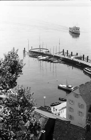 Meersburg: Blick von der Schlossterrasse auf Dächer der Vorstadt