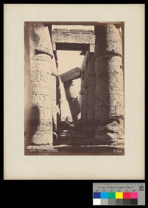 Karnak. Colonne penchée.