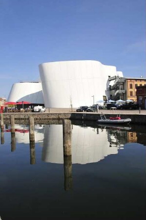 Stralsund - Ozeaneum : Aufgenommen vor dem Ozeaneum von Stralsund am 21. April 2011