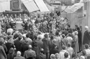 Evangelisches Gemeindezentrum Knielingen Ecke Sudetenstraße und Struvestraße. Grundsteinlegung