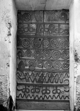 Tür : Tür. Holz, Schmiedeeisen, beschlagen (vor 1134). Ottmanach, Pfarrkirche Sankt Margaretha, Südseite