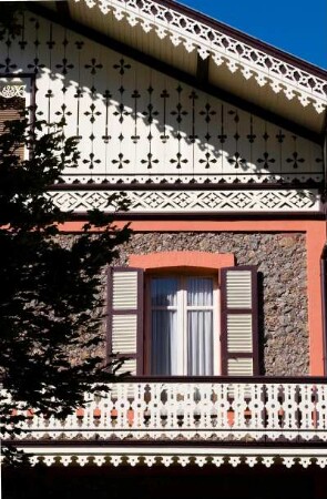 Frankreich. Auvergne. Allier. Vichy. Häuser am Boulevard des Etats Unis. Architektur Details