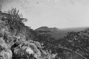 Berglandschaft : Blick von einer Anhöhe auf eine Berglandschaft.