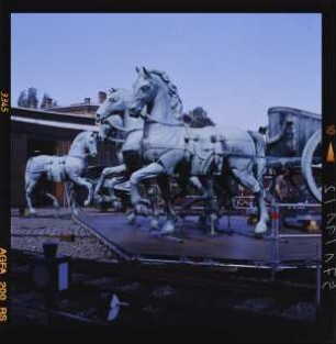 Quadriga vor Lokschuppen I