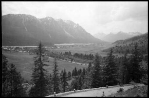 Weissenbach: Blick ins Lechtal, von der Gaichtpass Straße