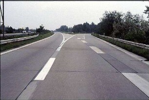 Einfahrt in Tangente Nordwest (Frankfurt Richtung Mannheim) von Nebenfahrbahn West (Frankfurt Richtung Karlsruhe)