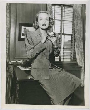 Marlene Dietrich (Chicago, Juni 1942) (Archivtitel)