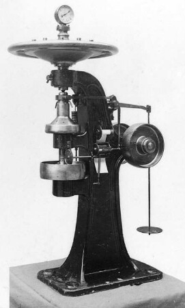 Schmieröl-Prüfmaschine (MPA) : Technikgeschichte | Stoffkunde und Materialprüfung | Materialprüfung | Chemisch-technologische Prüfungen