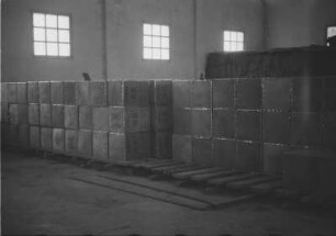 Packhaus : Kistenlager zum Versand