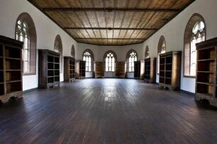 Ehemaliges Benediktinerkloster Sankt Peter und Paul — Ehemalige Marienkapelle & Evangelische Pfarrkirche — Bibliothekssaal