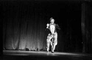 Berlin: Kabarett der Komiker; Erwin Hoffmann tanzt "Tanzmeister"