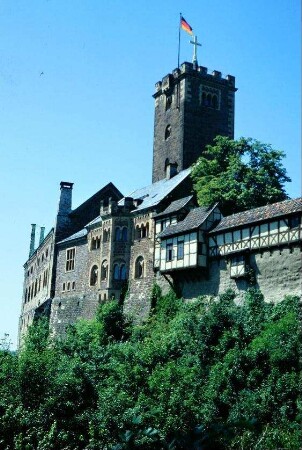 Wartburg von NO mit Bergfried und Kreuz