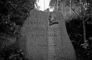 Matthias-Claudius-Kirche: Gedenkstein für Matthias Claudius