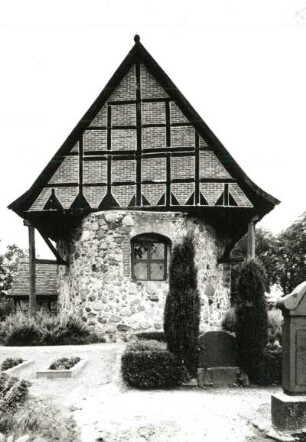 Karbow-Vietlübbe. Dorfkirche. Ansicht von Osten