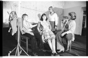 Kleinbildnegativ: Pioniertheater im Kulturensemble, 1976