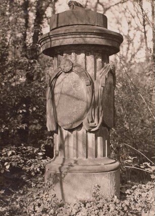 Dresden, Eliasfriedhof. Grabmal für Carl Rabe
