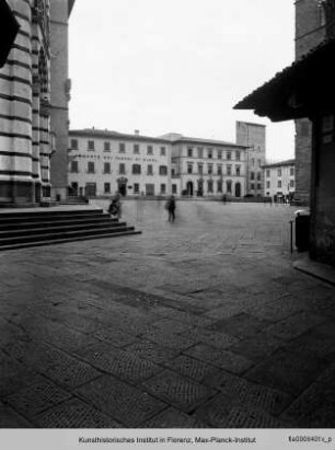 Piazza Duomo, Pistoia