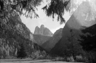 Schluderbach: Blick ins Seitental zur Dreischwesterspitze