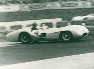 AVUS. Autorennen 1954. Sieger Karl Kling