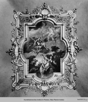 Venus schwebt über Amor und Psyche